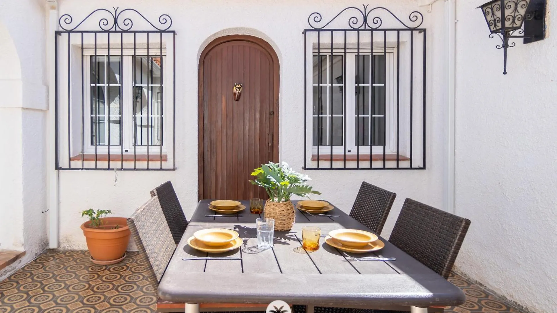 Mediterranean Way - El Patio Cambrils 0*,